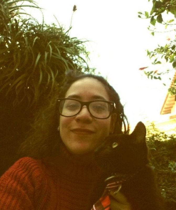 Rocío con un gato