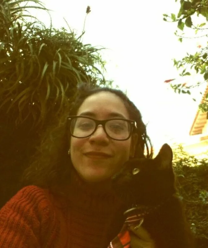 Rocío con un gato